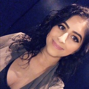 Meet your Posher, Jasmine